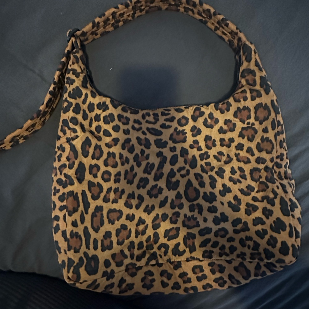 BAGGU nylon shoulder bag